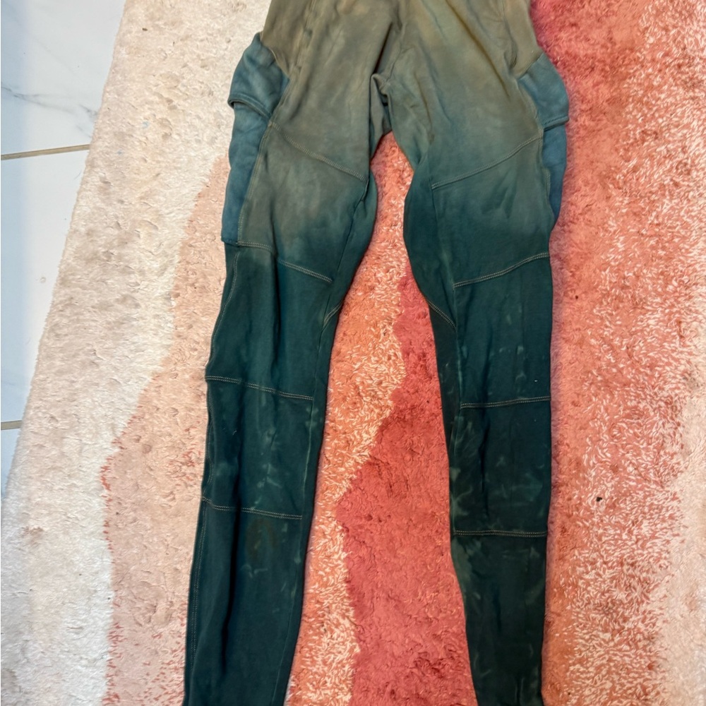 Gradient Leggings in Green and Blue